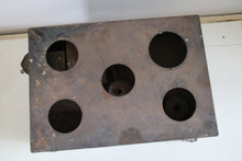 Lade das Bild in den Galerie-Viewer, Antiker Spielzeugofen aus Blech.