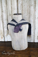 Lade das Bild in den Galerie-Viewer, Kleine Altjungenbüste mit Matrosenkragen