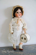 Lade das Bild in den Galerie-Viewer, Antike Puppe SFBJ Paris