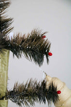 Lade das Bild in den Galerie-Viewer, Federbaum mit Ständer