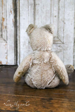 Lade das Bild in den Galerie-Viewer, Antiker Bär.