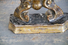 Lade das Bild in den Galerie-Viewer, Reliquiar aus Holz