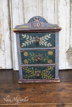 Load image into Gallery viewer, Scandinavian chest of drawers