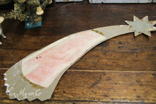 Afbeelding in Gallery-weergave laden, Antieke papier maché ster.