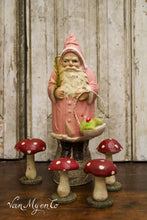 Afbeelding in Gallery-weergave laden, Roze kerstman candycontainer met paddestoelenmandje