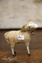 Load image into Gallery viewer, Woolschaapjes from the Ore Mountains