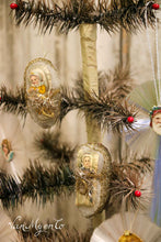 Lade das Bild in den Galerie-Viewer, Antike Weihnachtsornamente