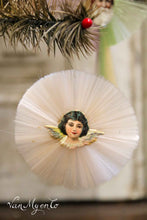 Lade das Bild in den Galerie-Viewer, Antike Weihnachtsdekoration aus gesponnener Glasseide