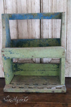 Load image into Gallery viewer, Swedish shelf in worn green
