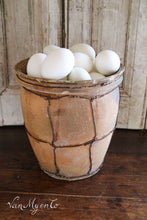 Load image into Gallery viewer, Earthenware egg pot
