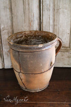 Load image into Gallery viewer, Earthenware egg pot
