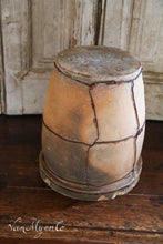 Load image into Gallery viewer, Earthenware egg pot
