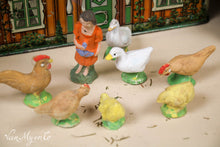 Afbeelding in Gallery-weergave laden, Doosje met boerinnetje, kippen en ganzen

