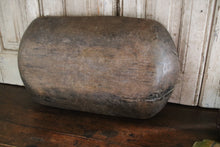 Lade das Bild in den Galerie-Viewer, Ovale Holzschale
