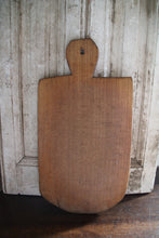 Lade das Bild in den Galerie-Viewer, Antikes Steckbrett/Schneidebrett
