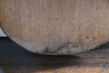 Lade das Bild in den Galerie-Viewer, Antikes Steckbrett/Schneidebrett
