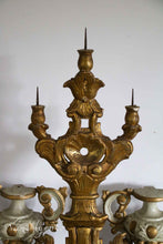 Lade das Bild in den Galerie-Viewer, Italiaanse houten kandelaar
