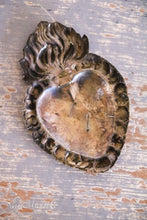 Afbeelding in Gallery-weergave laden, Zilveren ex voto hart met Maria en Jezuskind
