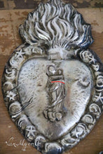Afbeelding in Gallery-weergave laden, Zilveren ex voto hart met Maria en Jezuskind
