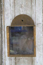 Lade das Bild in den Galerie-Viewer, Kleiner Hängeschrank
