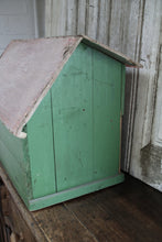 Afbeelding in Gallery-weergave laden, Grote houten boerderij
