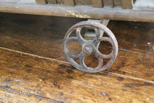 Afbeelding in Gallery-weergave laden, Antieke houten kar
