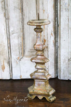 Lade das Bild in den Galerie-Viewer, Kerzenständer aus Holz mit Blattsilber (3)
