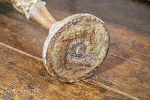 Lade das Bild in den Galerie-Viewer, Kerzenständer aus Holz in Blattsilber (8)
