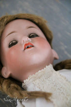 Lade das Bild in den Galerie-Viewer, Puppe Armand Marseille
