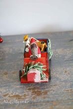 Afbeelding in Gallery-weergave laden, Kerstman in auto
