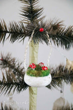 Afbeelding in Gallery-weergave laden, Mandje met paddestoelen
