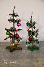 Lade das Bild in den Galerie-Viewer, Alte Weihnachtsbäume

