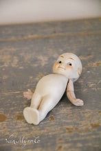 Lade das Bild in den Galerie-Viewer, Google Eye Puppe
