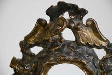 Lade das Bild in den Galerie-Viewer, Reliquiar aus Holz
