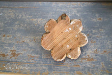 Lade das Bild in den Galerie-Viewer, Rosette mit Kopf
