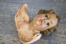 Lade das Bild in den Galerie-Viewer, Engelsköpfe aus Holz
