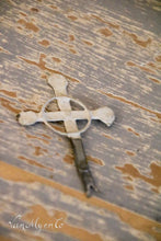 Lade das Bild in den Galerie-Viewer, Holzkirche
