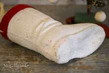 Lade das Bild in den Galerie-Viewer, Weißer Weihnachtsstiefel-Süßigkeitenbehälter aus Pappmaché

