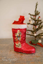 Lade das Bild in den Galerie-Viewer, Weihnachtsstiefel mit roter Folie
