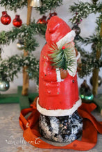 Lade das Bild in den Galerie-Viewer, Weihnachtsmann-Süßigkeitenbehälter mit Baum aus echten Gänsefedern
