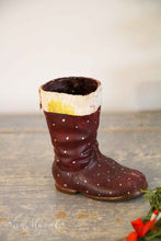 Lade das Bild in den Galerie-Viewer, Kleiner Bonbonbehälter „Weihnachtsstiefel“ aus Verbundmaterial
