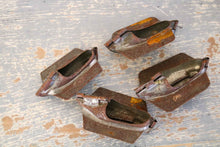 Lade das Bild in den Galerie-Viewer, Schokoladenformen mit Scharnieren blockieren.
