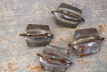 Lade das Bild in den Galerie-Viewer, Schokoladenformen mit Scharnieren blockieren.
