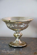 Load image into Gallery viewer, Large jar with white rim decoration (2)
