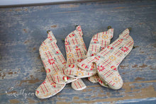 Load image into Gallery viewer, Paper Christmas bells.
