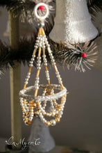 Afbeelding in Gallery-weergave laden, Gablonzer kerstbal in zilver- en goudkleur
