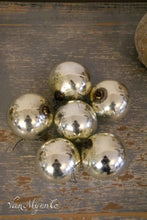 Load image into Gallery viewer, Witches&#39; balls
