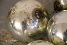 Load image into Gallery viewer, Witches&#39; balls
