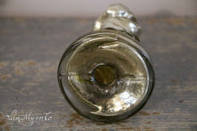 Lade das Bild in den Galerie-Viewer, Antikes Silberglas Maria
