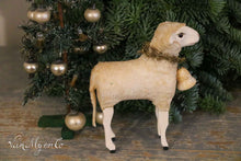 Afbeelding in Gallery-weergave laden, Schaap met glazen ogen
